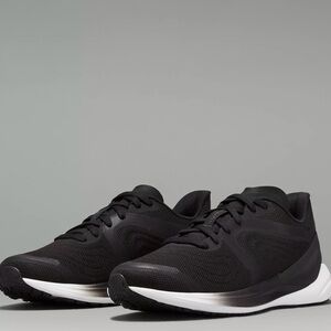 NWT. lululemon black Athletic running Shoes/Blissfeel run 2. Size 7W